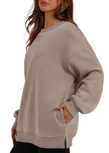 Women's Oversized Fleece Sweatshirt with Pocket
